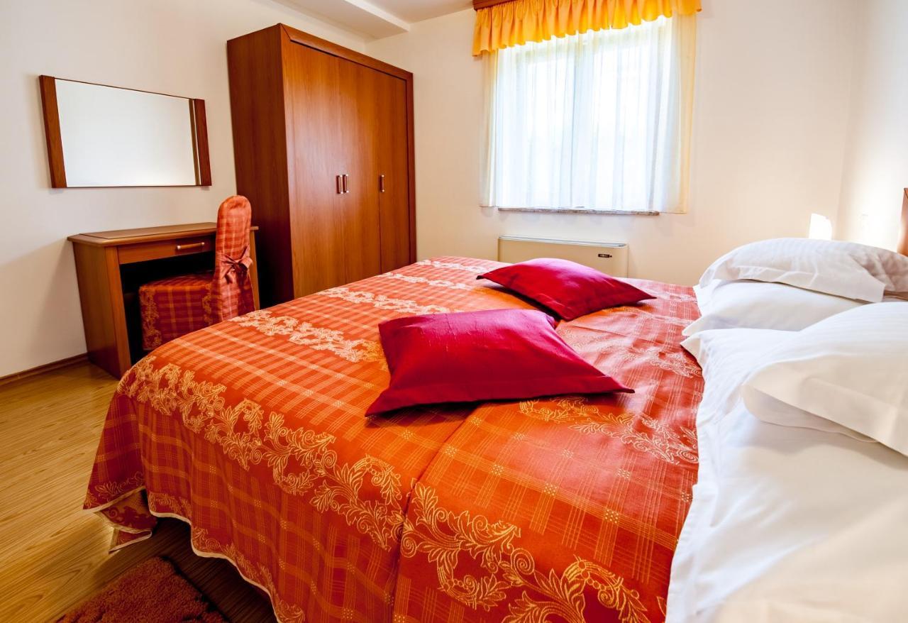 Villa Magnolija Cres Bagian luar foto