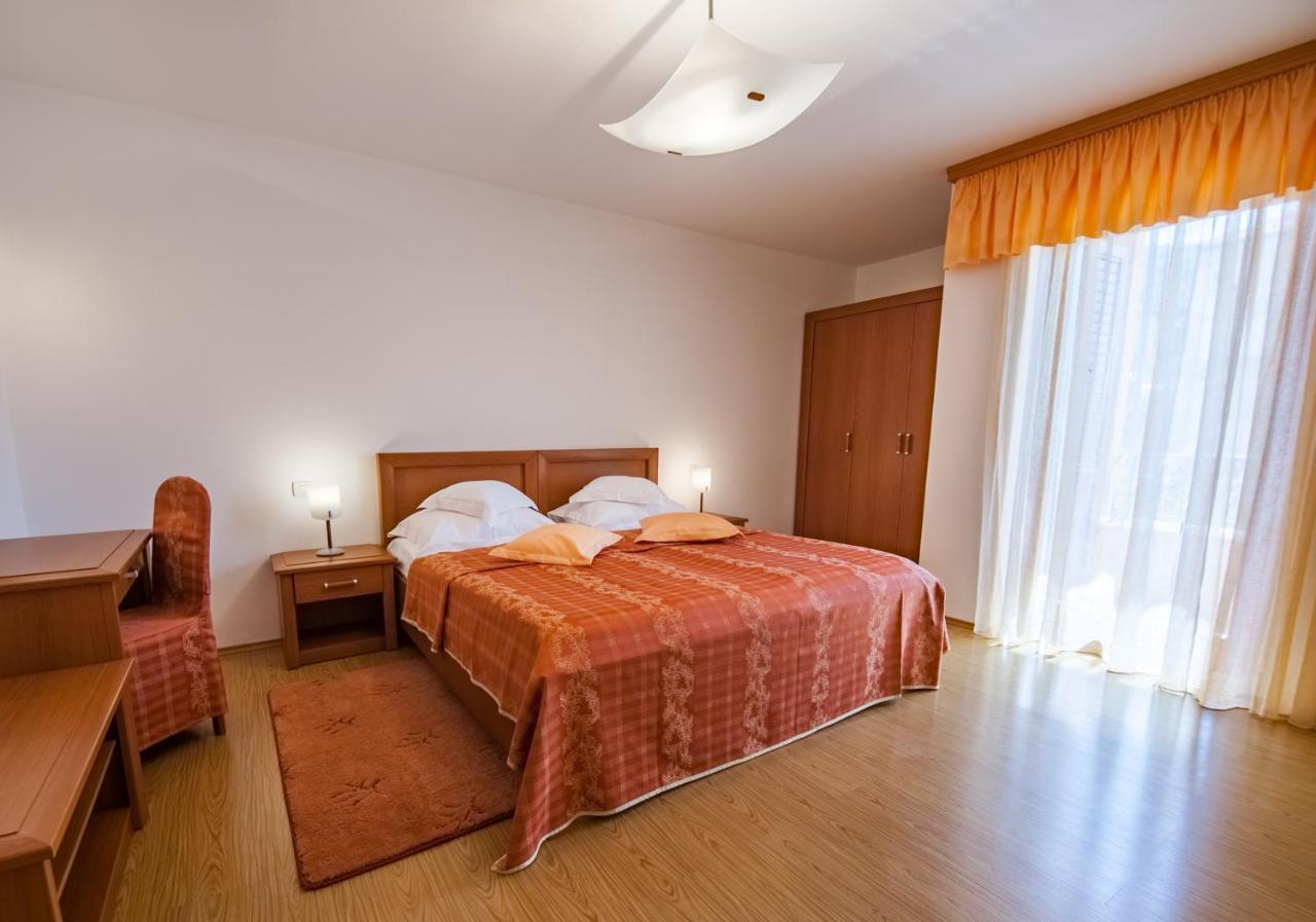 Villa Magnolija Cres Bagian luar foto