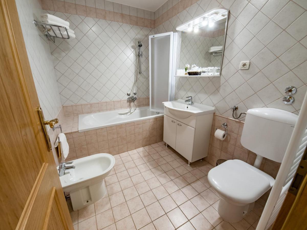 Villa Magnolija Cres Bagian luar foto
